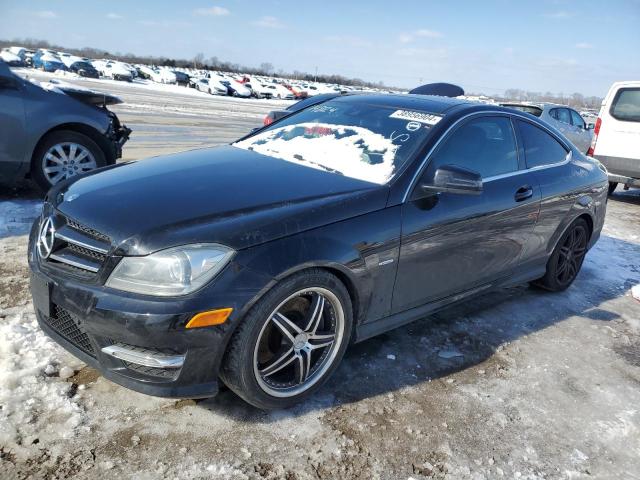 Obraz 1 z 2014 MERCEDES-BENZ C 250 2014 z VIN WDDGJ4HB7EG174824