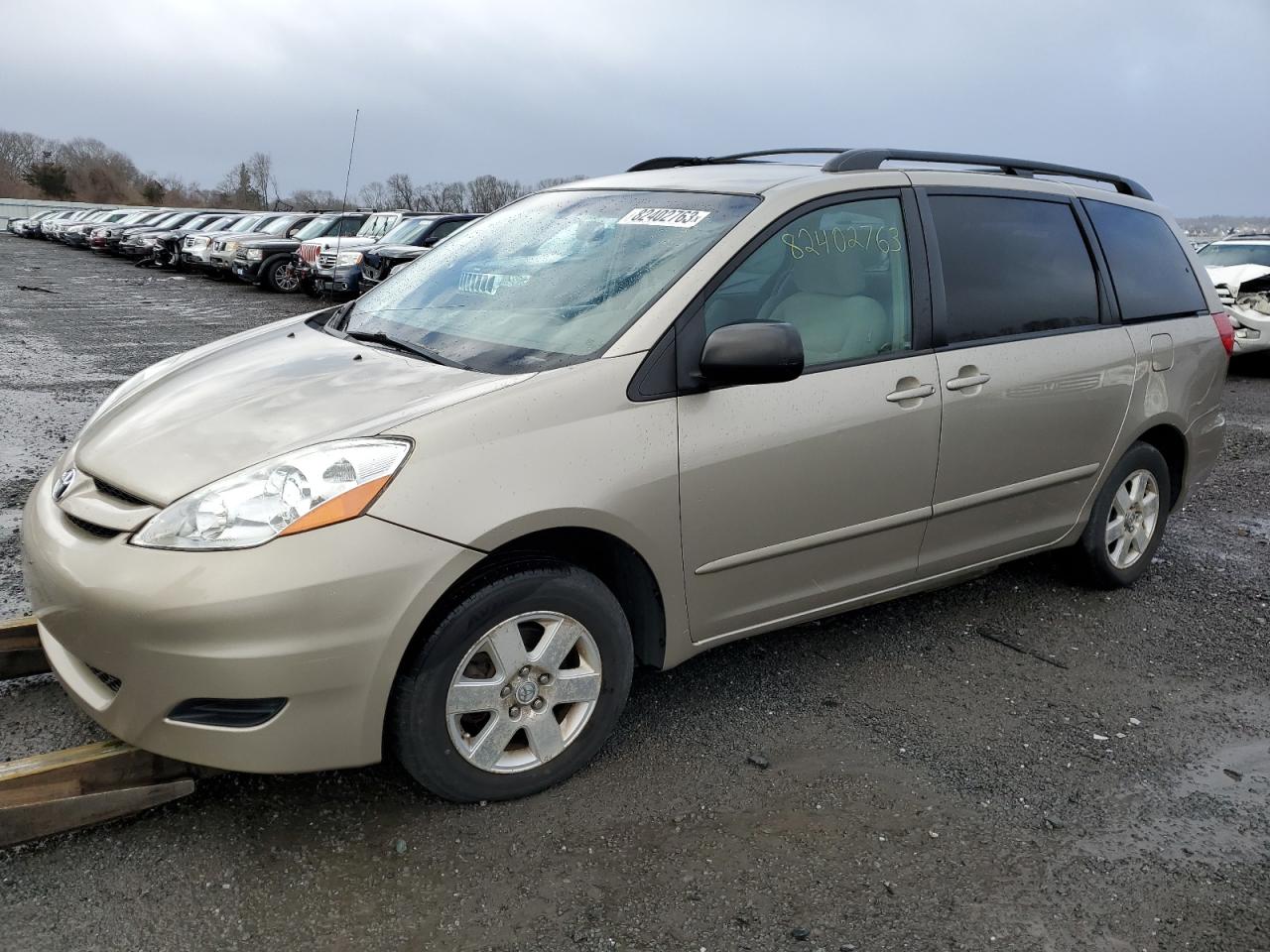 Obraz 1 z 2010 TOYOTA SIENNA CE 2010 z VIN 5TDKK4CC5AS311809