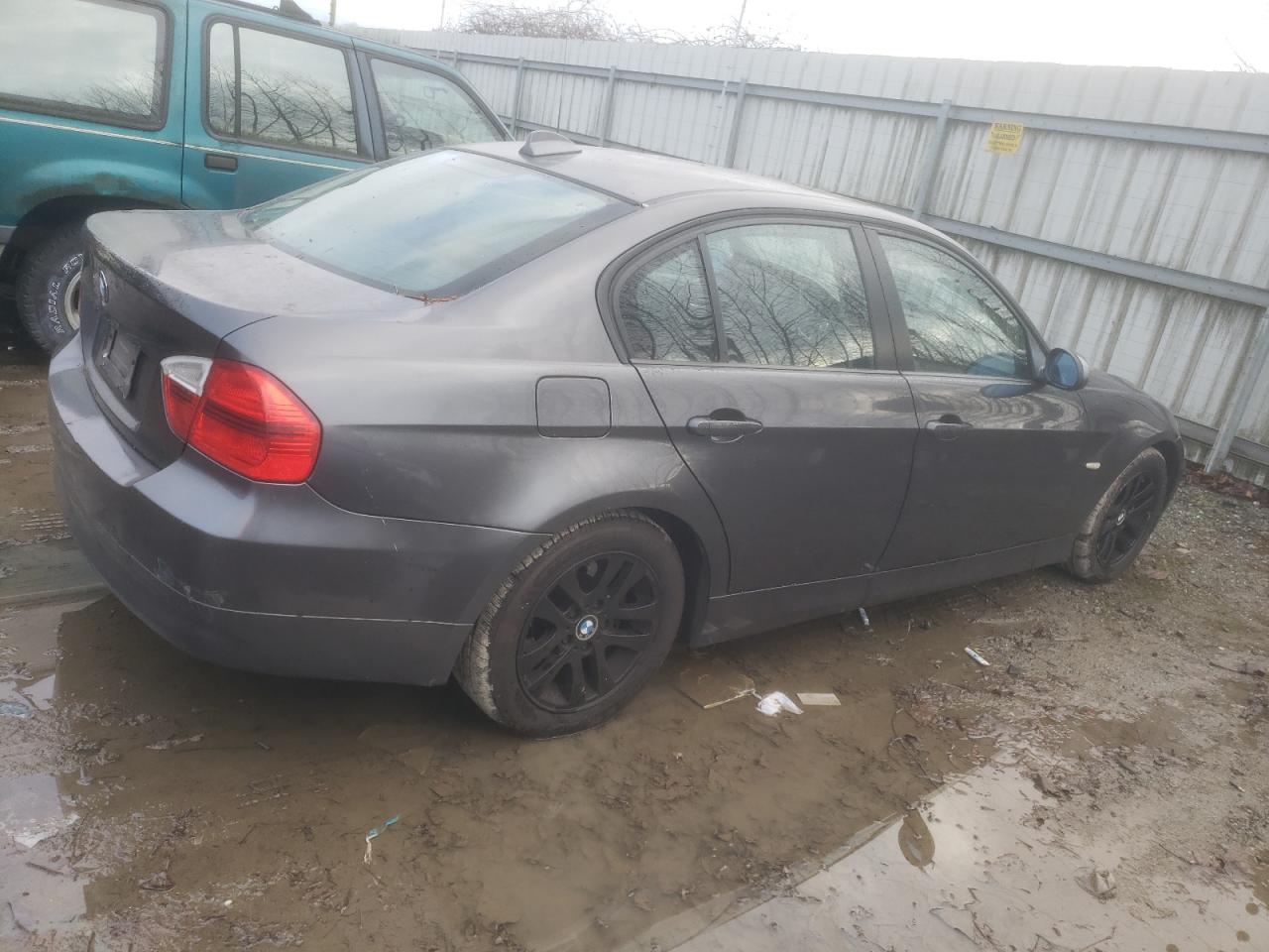 Image 3 of 2007 BMW 328 I 2007 with VIN WBAVA33567KX73661
