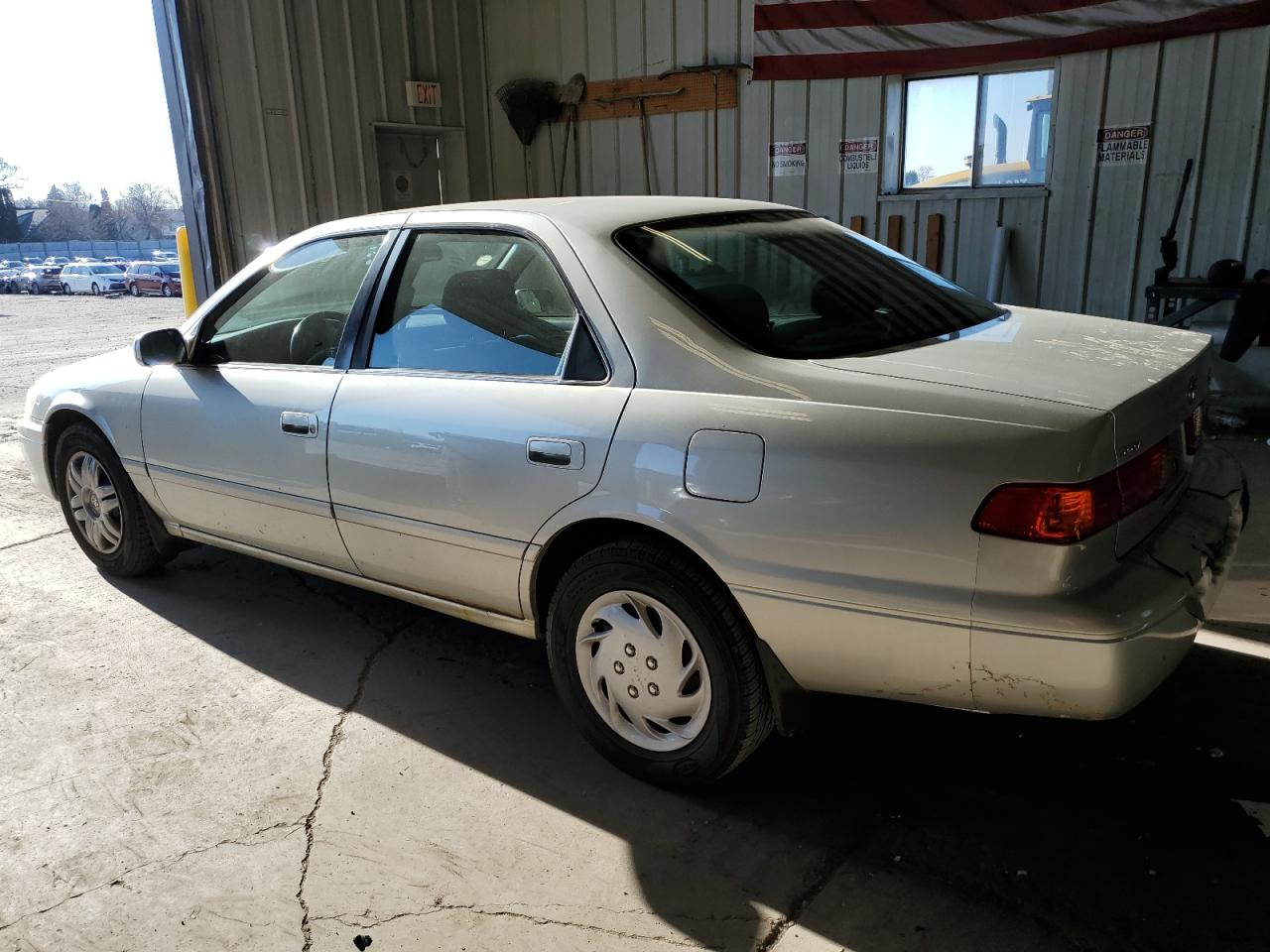 Изображение 2 2000 TOYOTA CAMRY CE 2000 с VIN JT2BG22K9Y0527229