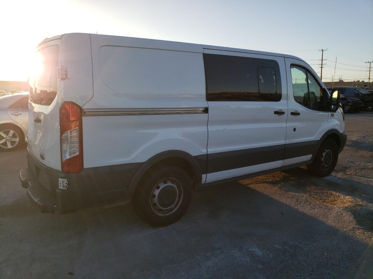 Obraz 3 z 2015 FORD TRANSIT T-150 2015 z VIN 1FTNE1YGXFKA37035