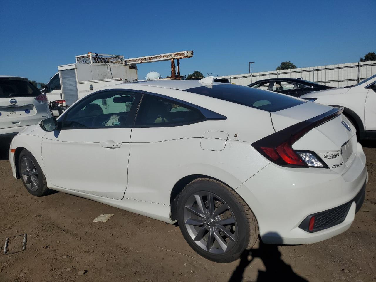 Image 2 of 2019 HONDA CIVIC EX 2019 with VIN 2HGFC3B30KH354028