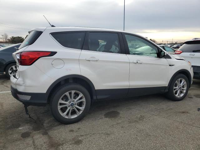 Obraz 3 z 2019 FORD ESCAPE SE 2019 z VIN 1FMCU0GD8KUA60948
