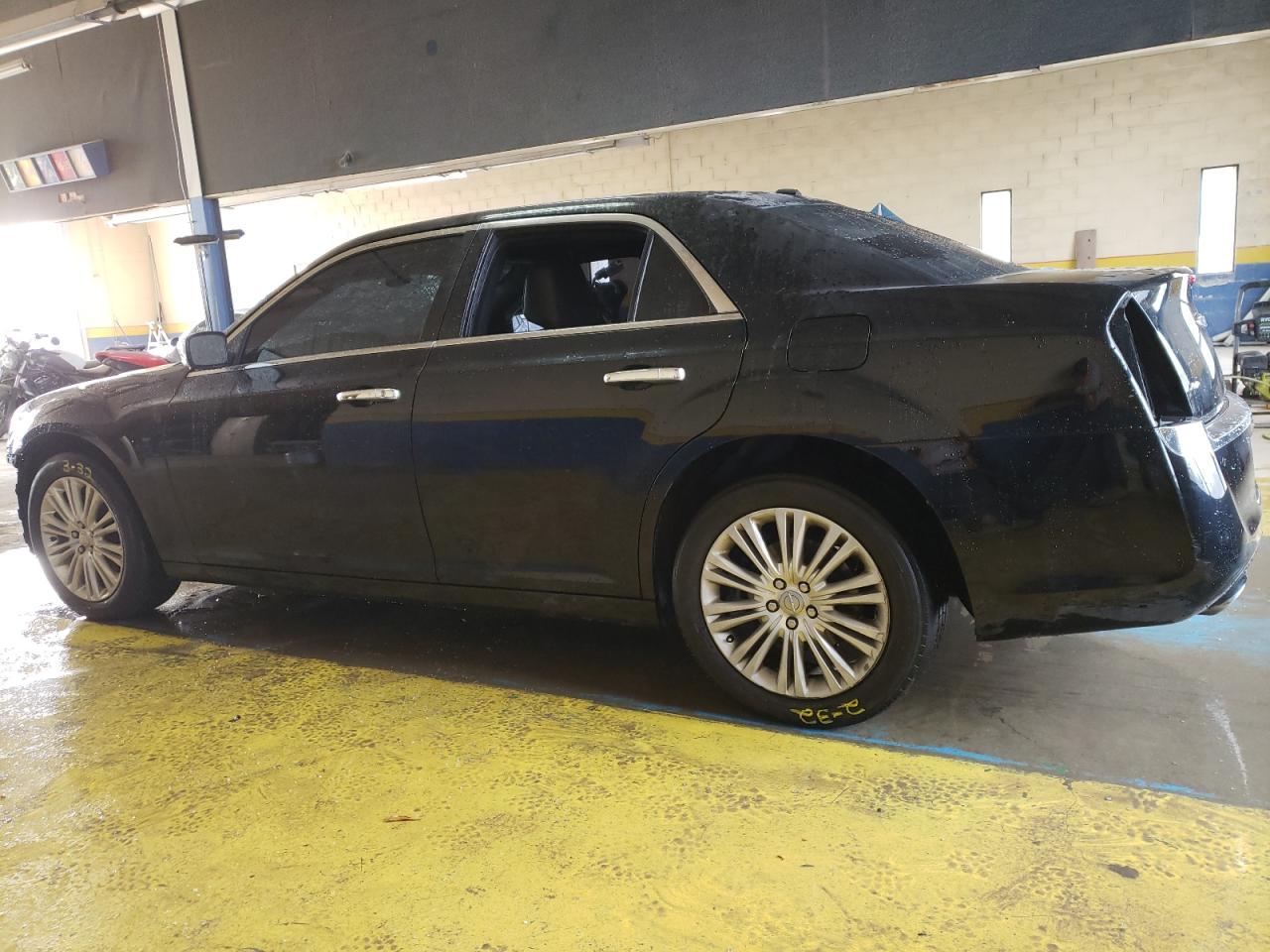 Image 2 of 2014 CHRYSLER 300C  2014 with VIN 2C3CCAKG3EH321395