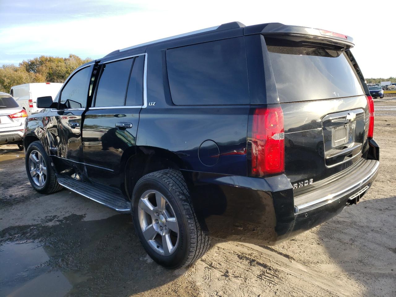 Изображение 2 2015 CHEVROLET TAHOE C1500 LTZ 2015 с VIN 1GNSCCKC1FR100354