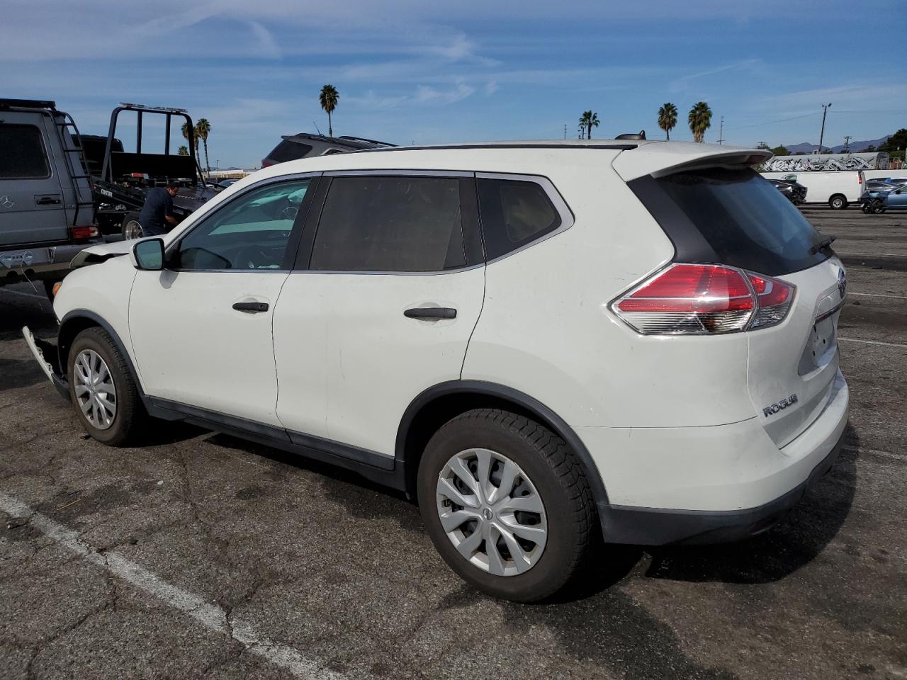 Obraz 2 z 2016 NISSAN ROGUE S 2016 z VIN 5N1AT2MT7GC800083