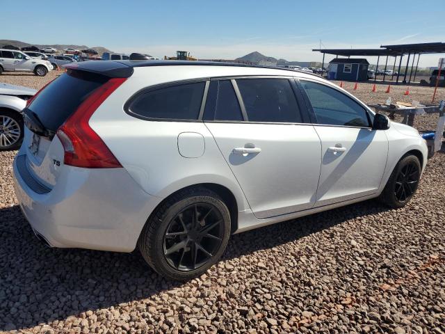 Obraz 3 z 2015 VOLVO V60 PREMIER 2015 z VIN YV140MEK0F1251424