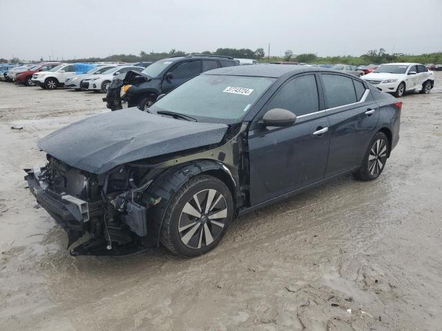 Image 1 of 2022 NISSAN ALTIMA SV 2022 with VIN 1N4BL4DV2NN349464