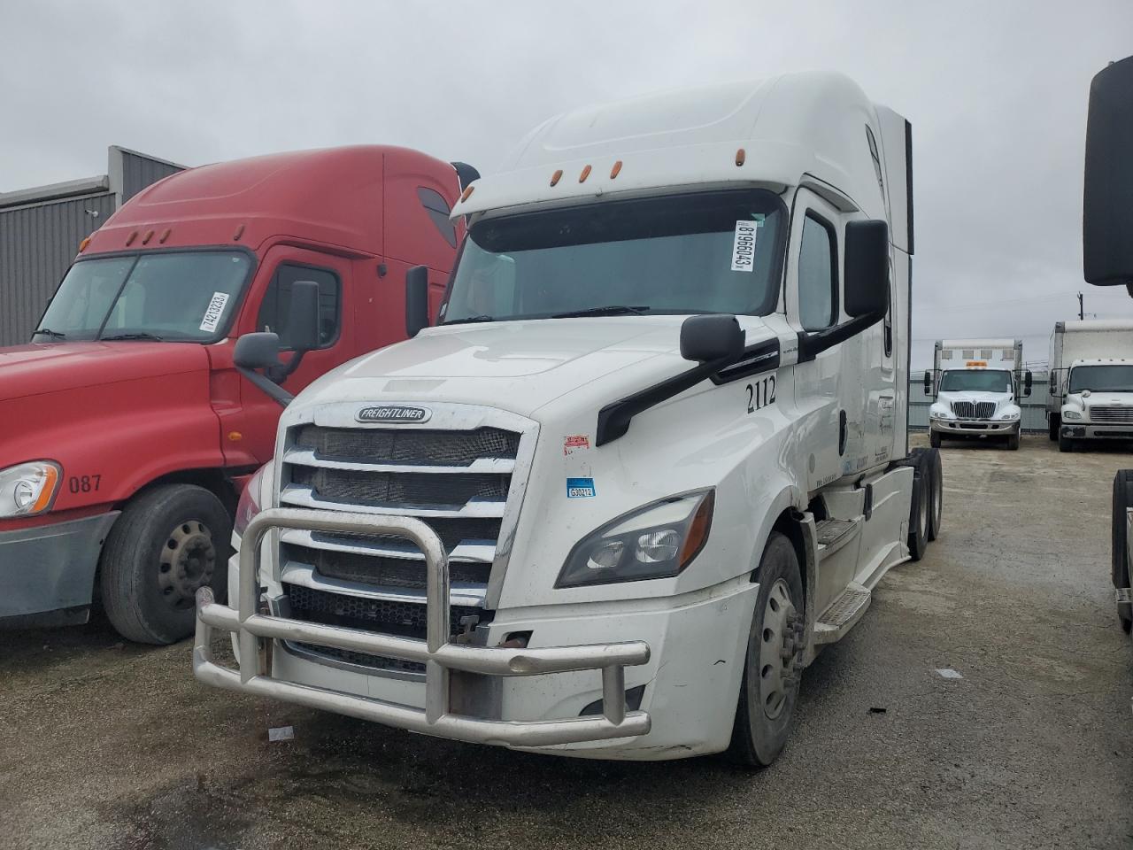 Image 2 of 2019 FREIGHTLINER CASCADIA 126  2019 with VIN 3AKJHHDR3KSKC9366