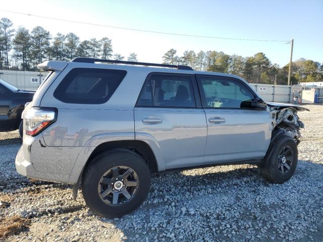 Obraz 3 z 2021 TOYOTA 4RUNNER SR5 2021 z VIN JTEZU5JR1M5237252