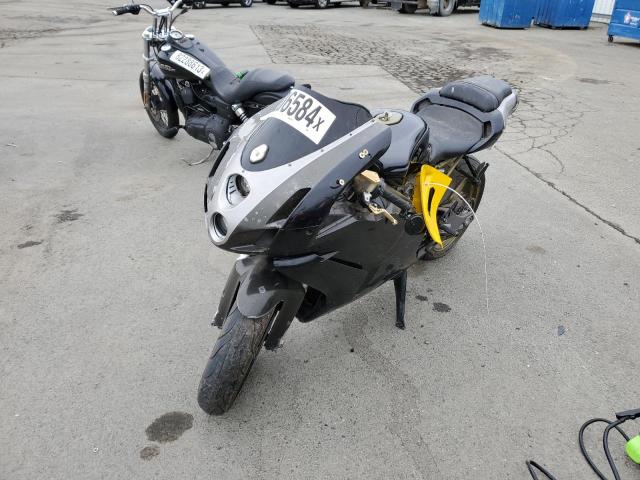 Obraz 2 z 2003 DUCATI 749 BIPOSTO 2003 z VIN ZDM1UB3S13B000782