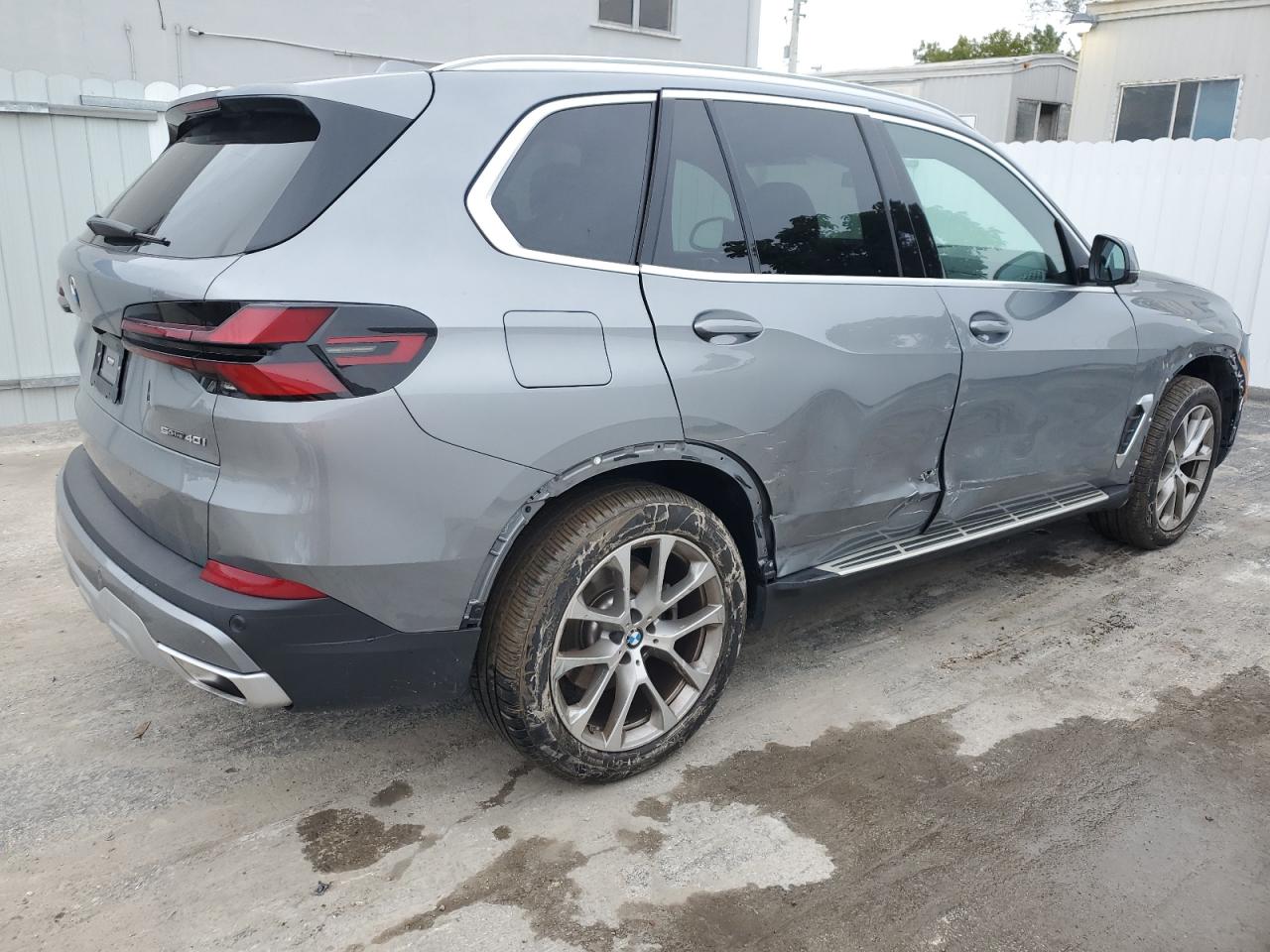 Image 3 of 2024 BMW X5 SDRIVE 40I 2024 with VIN 5UX13EU01R9T34743