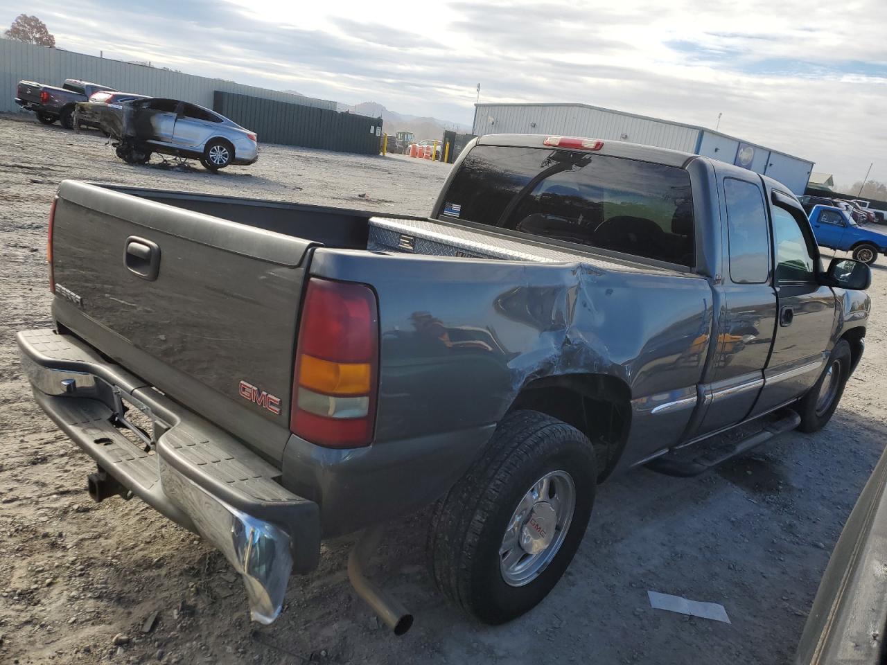 Obraz 3 z 2001 GMC NEW SIERRA C1500 2001 z VIN 2GTEC19T911166782