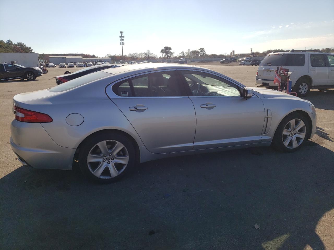 Image 3 of 2009 JAGUAR XF PREMIUM LUXURY 2009 with VIN SAJWA06B99HR41835
