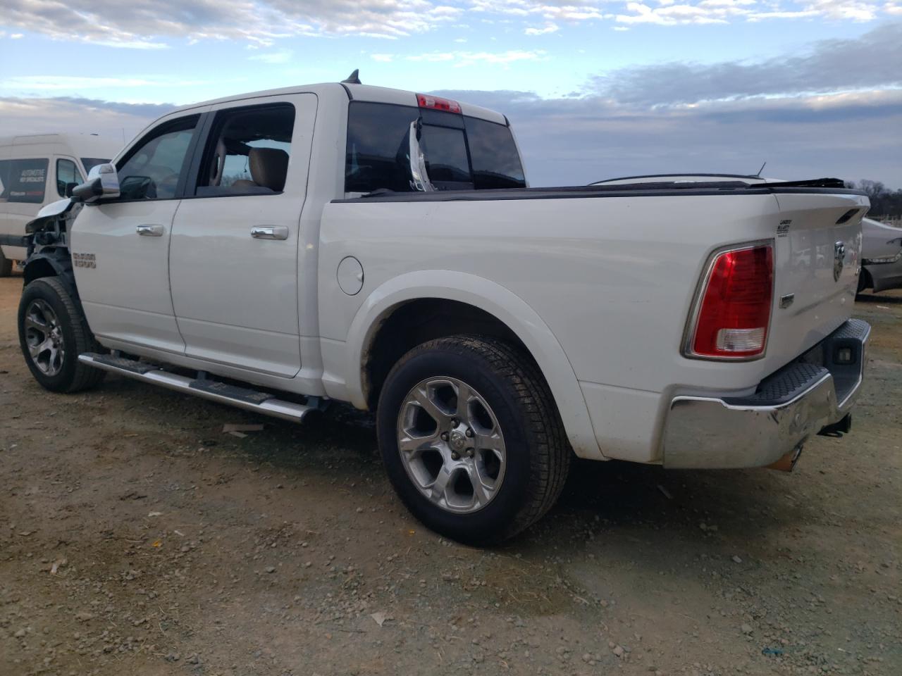 Изображение 2 2017 RAM 1500 LARAMIE 2017 с VIN 1C6RR7NM5HS880721