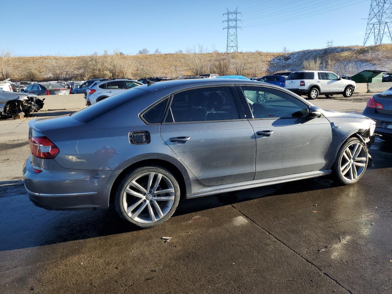 Obraz 3 z 2018 VOLKSWAGEN PASSAT S 2018 z VIN 1VWAA7A35JC005209