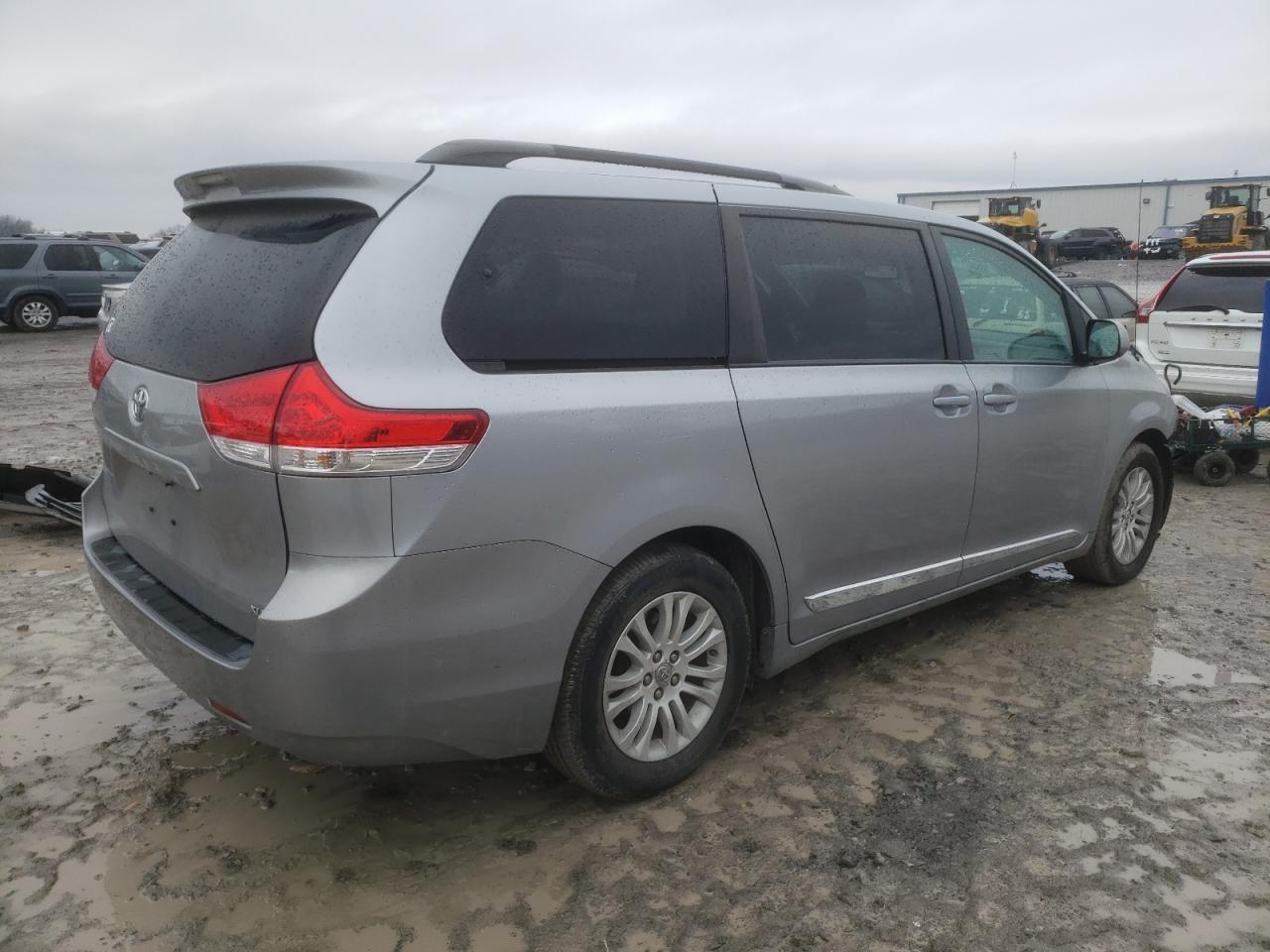Image 3 of 2012 TOYOTA SIENNA XLE 2012 with VIN 5TDYK3DC7CS201771