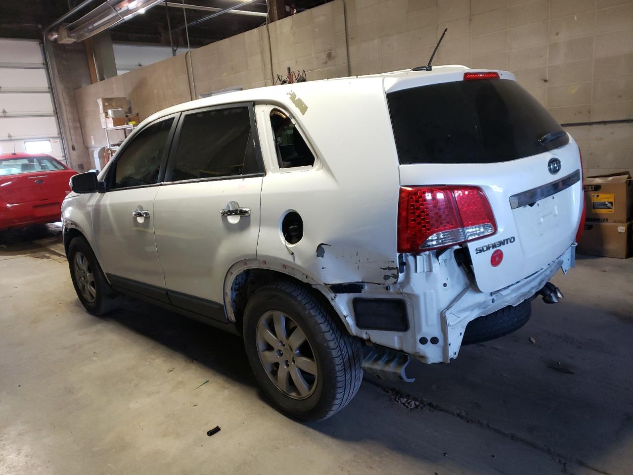 Image 2 of 2013 KIA SORENTO LX 2013 with VIN 5XYKT4A64DG415218