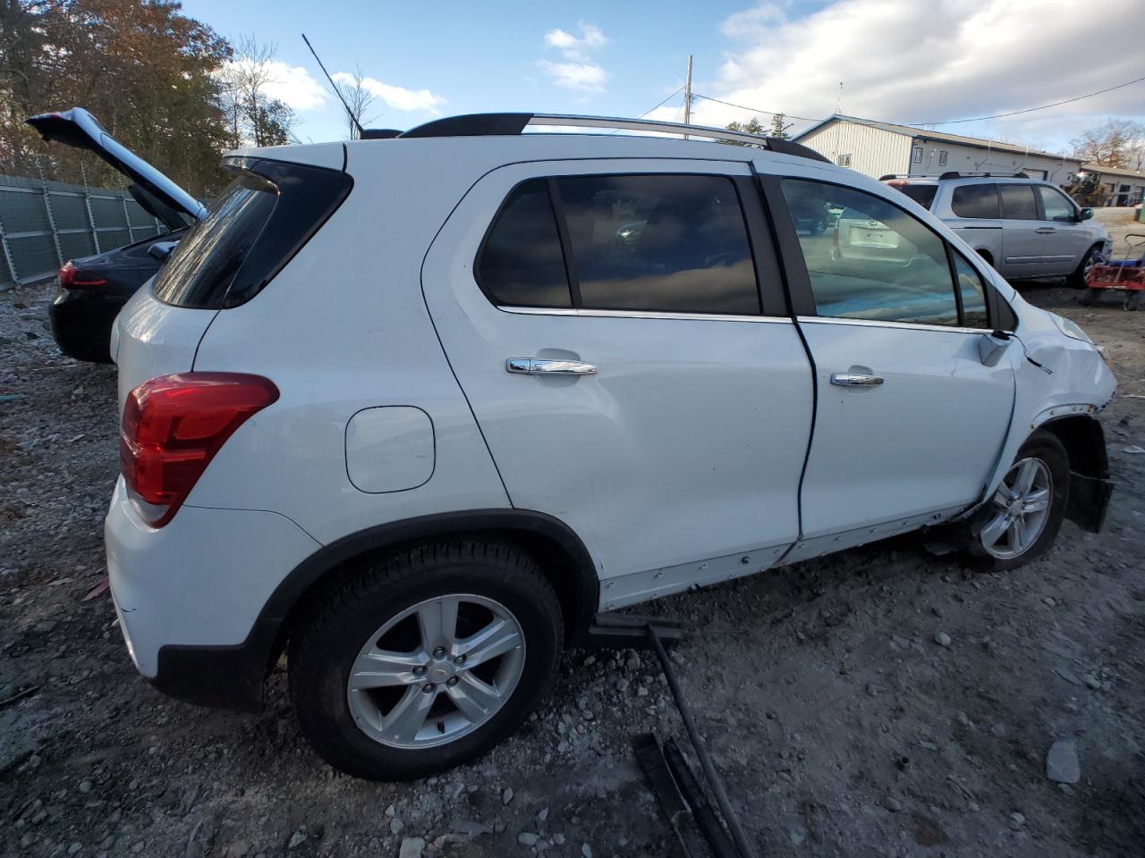 Image 3 of 2017 CHEVROLET TRAX 1LT 2017 with VIN KL7CJLSBXHB156084