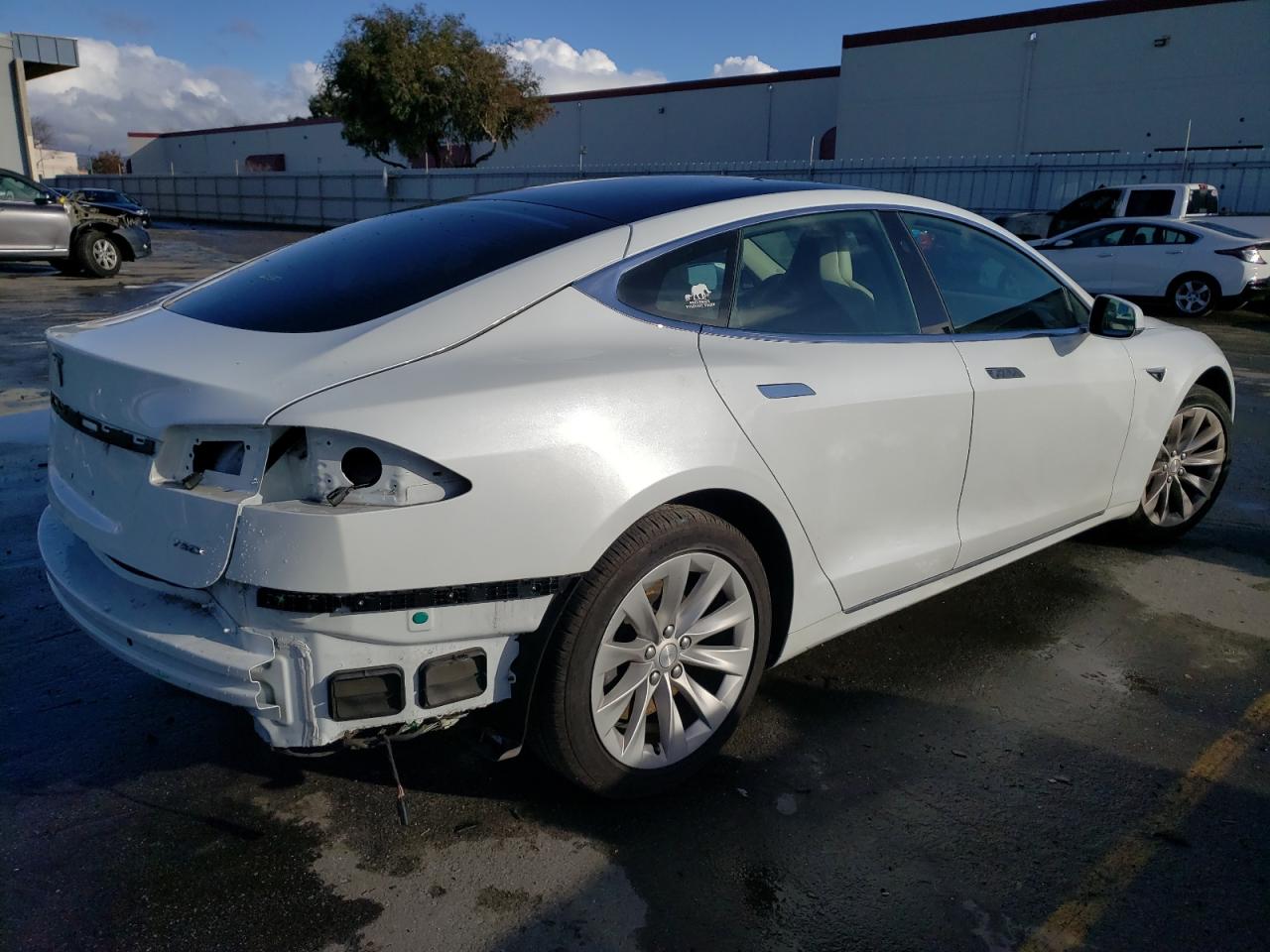 Obraz 3 z 2018 TESLA MODEL S  2018 z VIN 5YJSA1E23JF276276