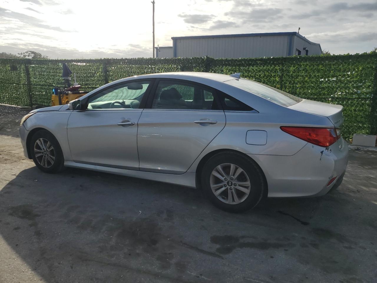 Image 2 of 2014 HYUNDAI SONATA GLS 2014 with VIN 5NPEB4ACXEH845741