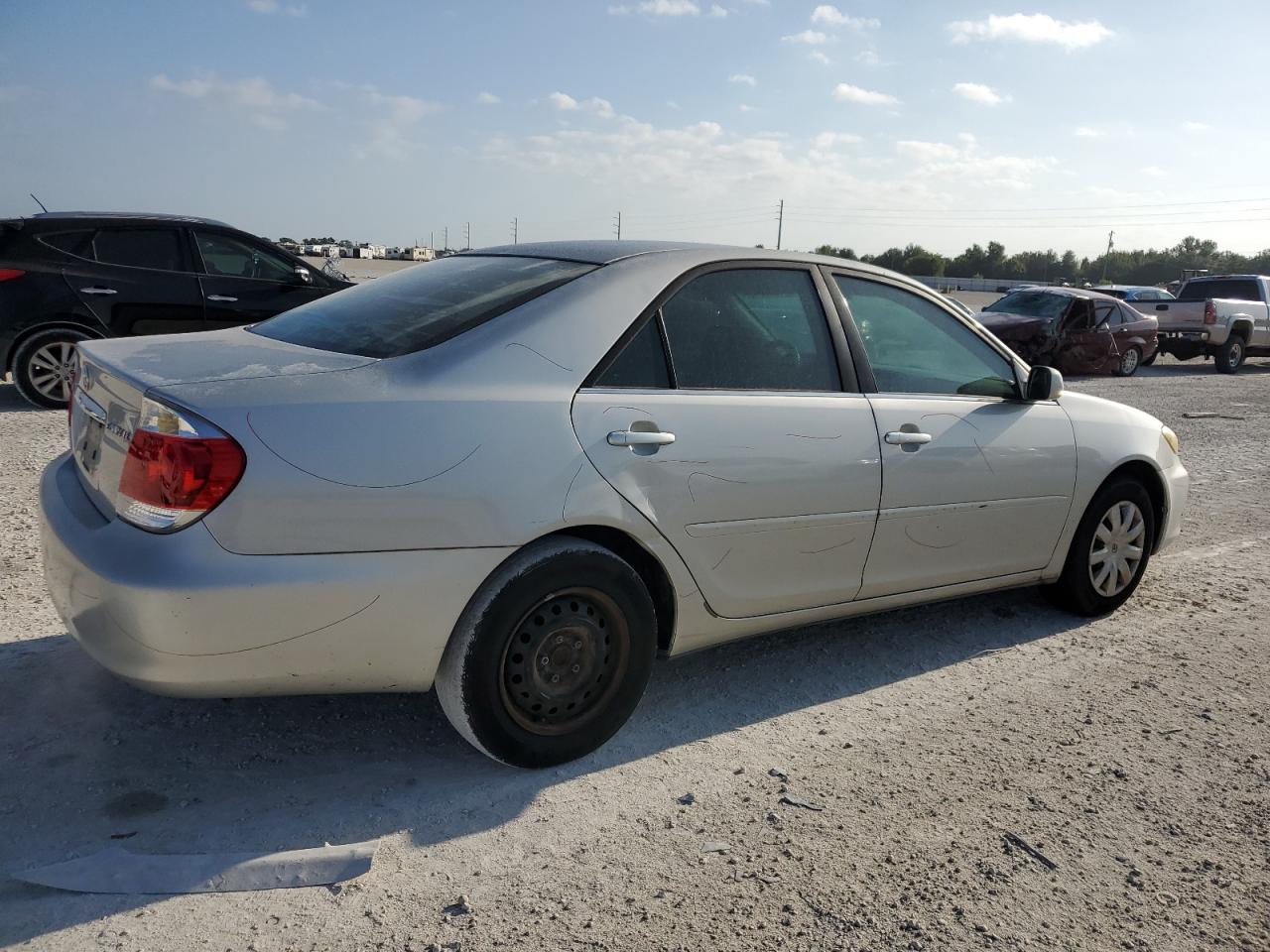 Изображение 3 2005 TOYOTA CAMRY LE 2005 с VIN 4T1BE32K85U013262
