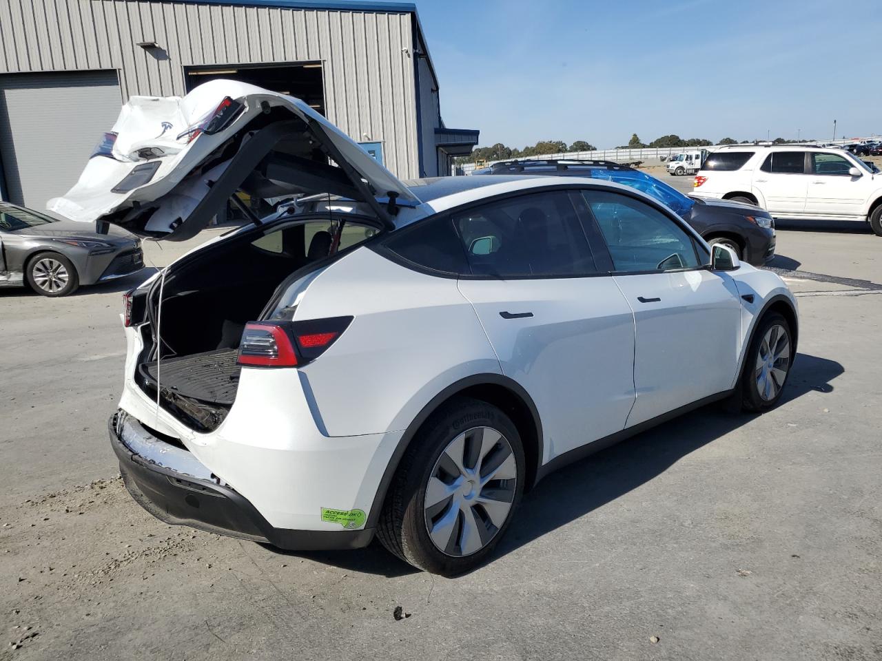 Изображение 3 2023 TESLA MODEL Y  2023 с VIN 7SAYGDEE1PF618534