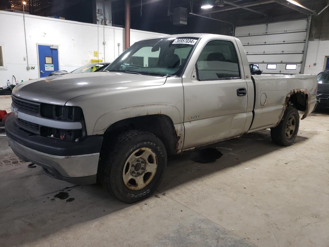 Obraz 1 z 2000 CHEVROLET SILVERADO K1500 2000 z VIN 1GCEK14V7YE235196