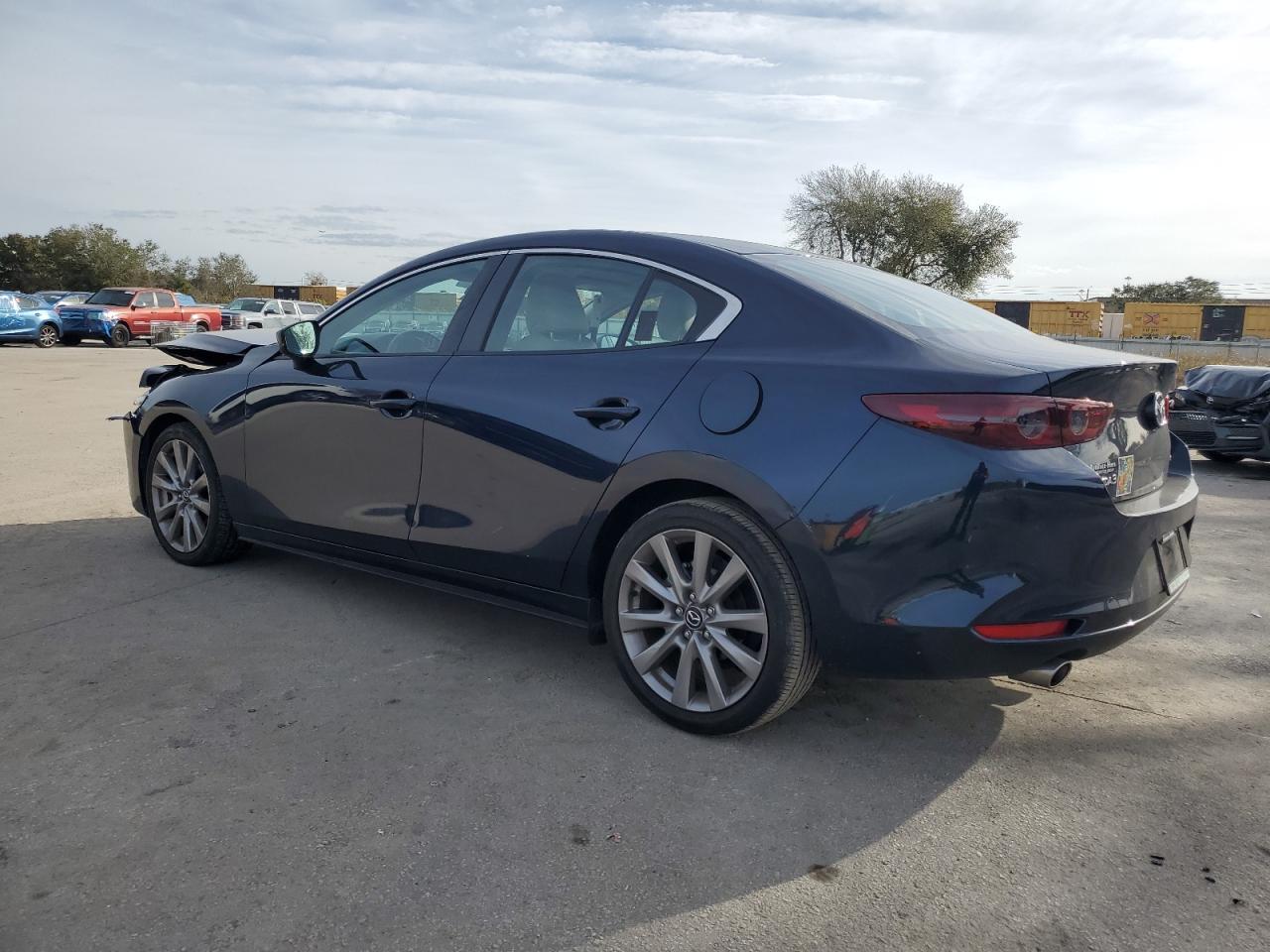 Изображение 2 2020 MAZDA 3 SELECT 2020 с VIN JM1BPACL8L1171688