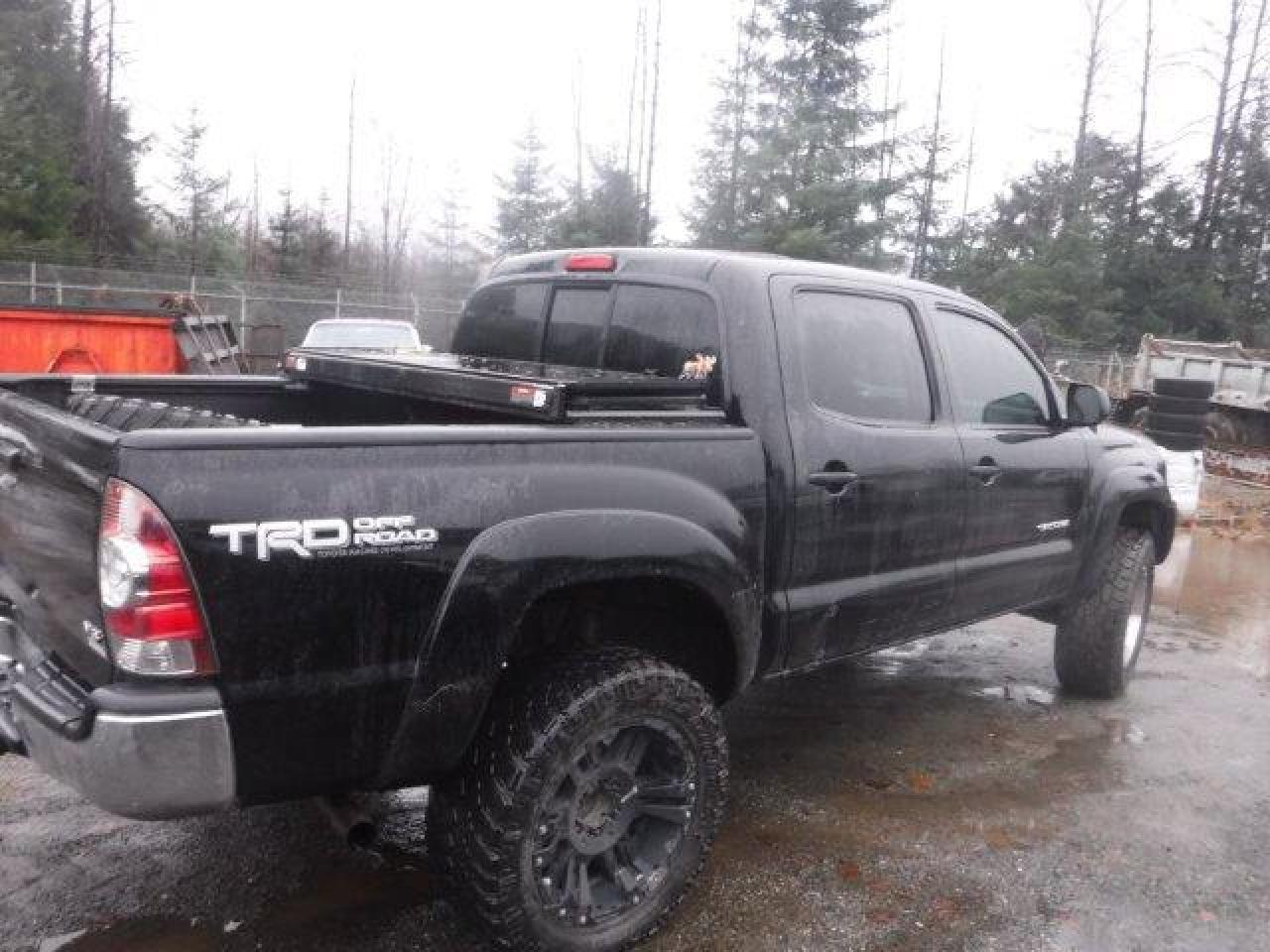 Image 3 of 2013 TOYOTA TACOMA DOUBLE CAB 2013 with VIN 3TMLU4EN4DM114230