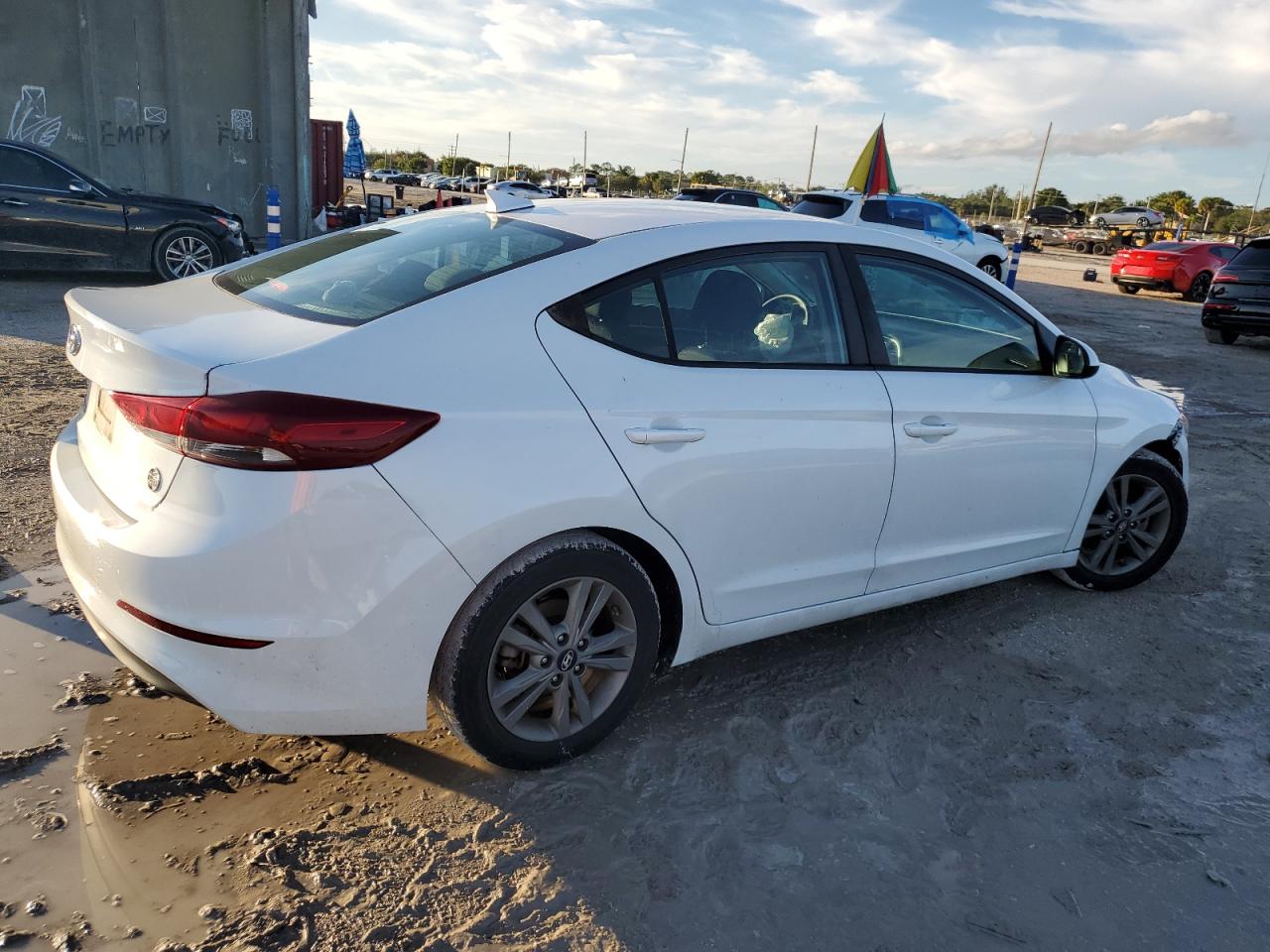 Изображение 3 2018 HYUNDAI ELANTRA SEL 2018 с VIN 5NPD84LF7JH369363