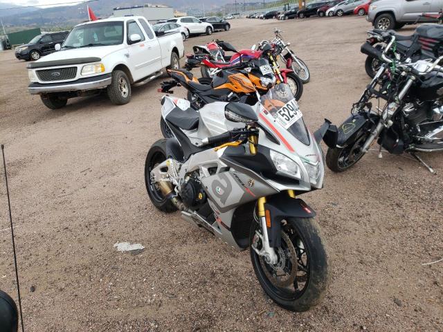 Obraz 1 z 2016 APRILIA RSV4 RF 2016 z VIN ZD4RKUB01GS000128