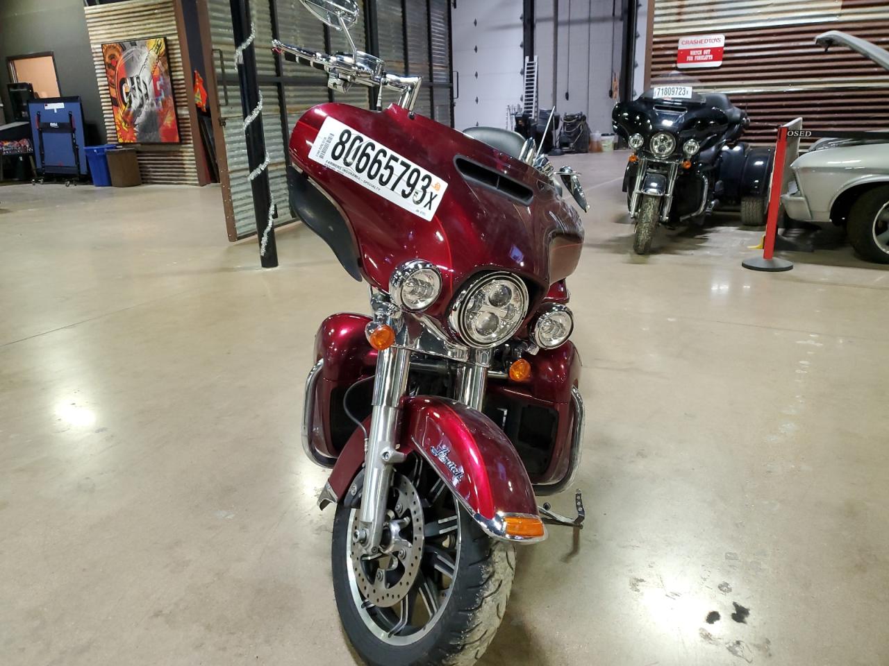 Image 2 of 2017 HARLEY-DAVIDSON FLHTKL ULTRA LIMITED LOW 2017 with VIN 1HD1KKD10HB677075