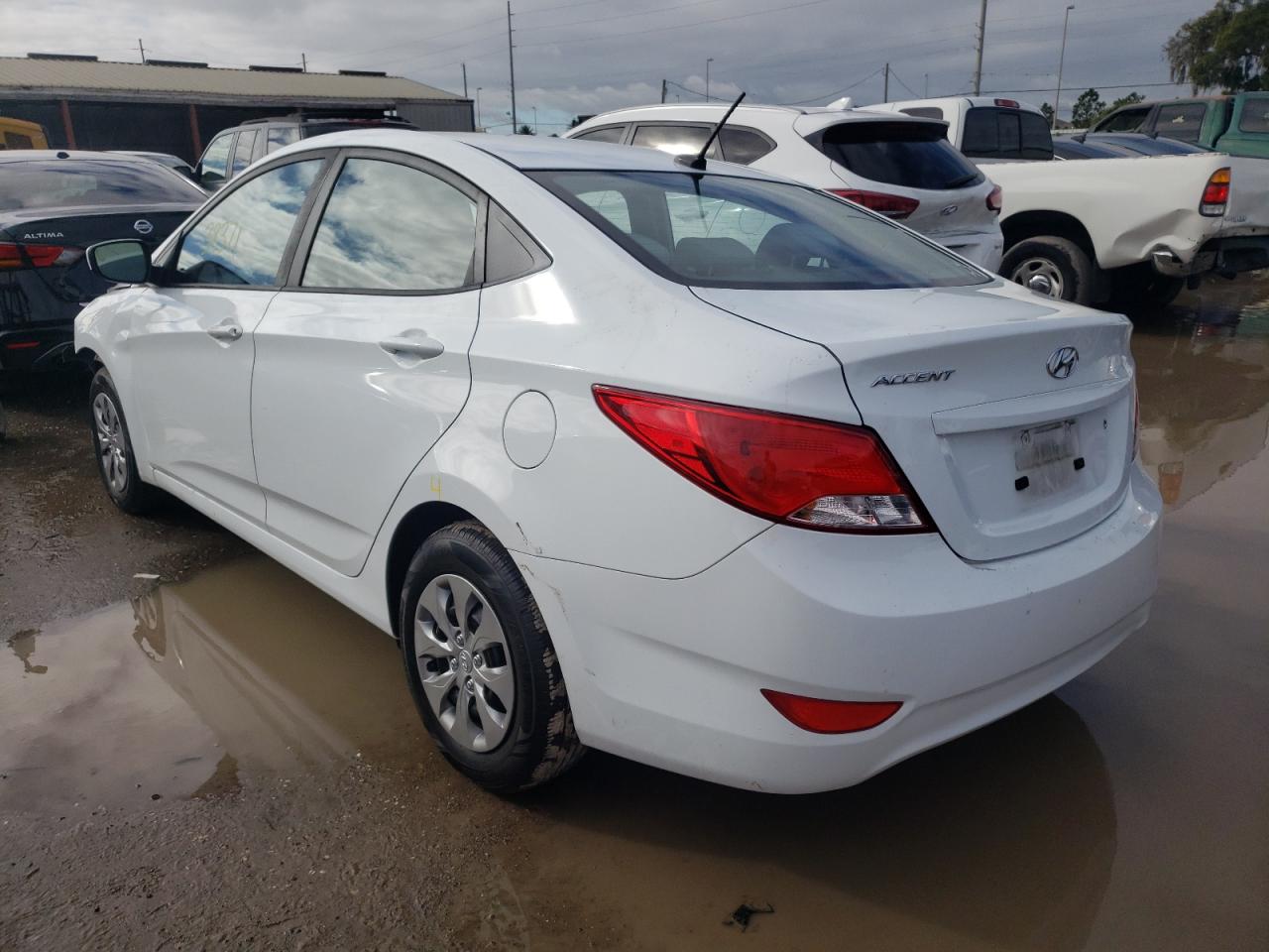 Изображение 3 2017 HYUNDAI ACCENT SE 2017 с VIN KMHCT4AE7HU339652