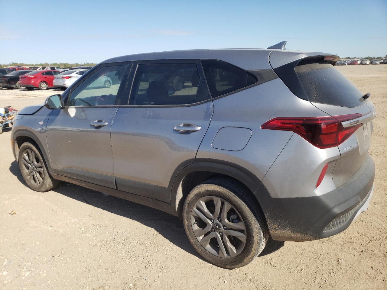 Изображение 2 2022 KIA SELTOS LX 2022 с VIN KNDEPCAA8N7333717