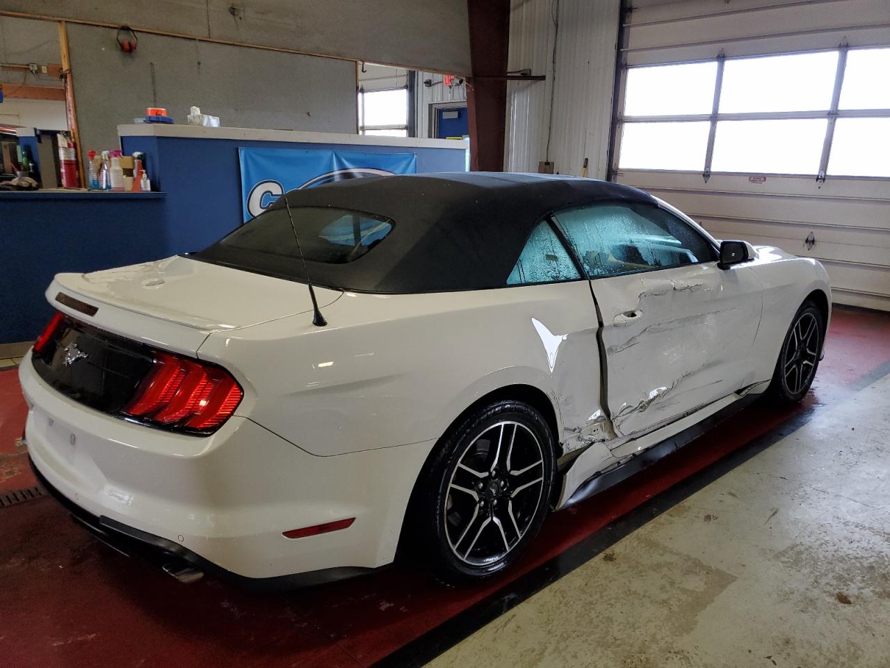 Image 3 of 2022 FORD MUSTANG  2022 with VIN 1FATP8UH8N5119261