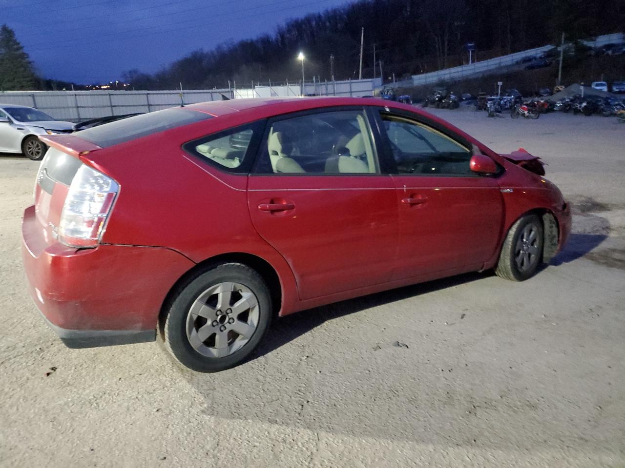 Image 3 of 2006 TOYOTA PRIUS  2006 with VIN JTDKB20U163168223