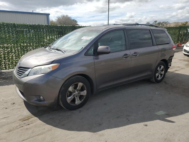 2012 TOYOTA SIENNA LE 2012 image