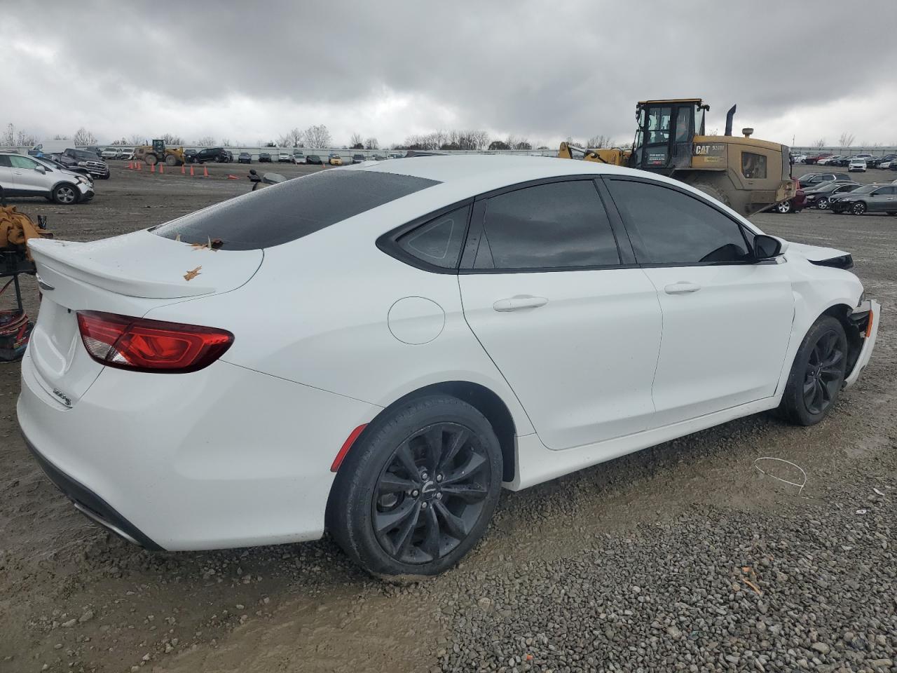 Изображение 3 2015 CHRYSLER 200 S 2015 с VIN 1C3CCCBB2FN659072