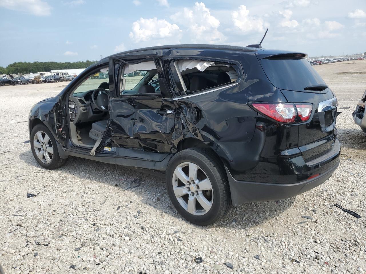 Obraz 2 z 2016 CHEVROLET TRAVERSE LT 2016 z VIN 1GNKRGKDXGJ185841