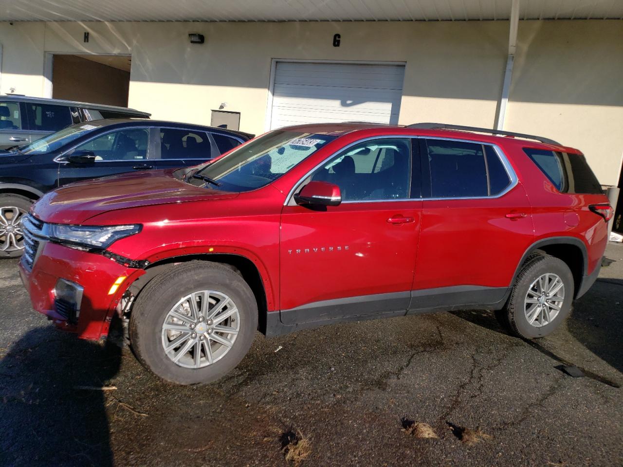 Изображение 1 2023 CHEVROLET TRAVERSE LT 2023 с VIN 1GNERGKW7PJ139365