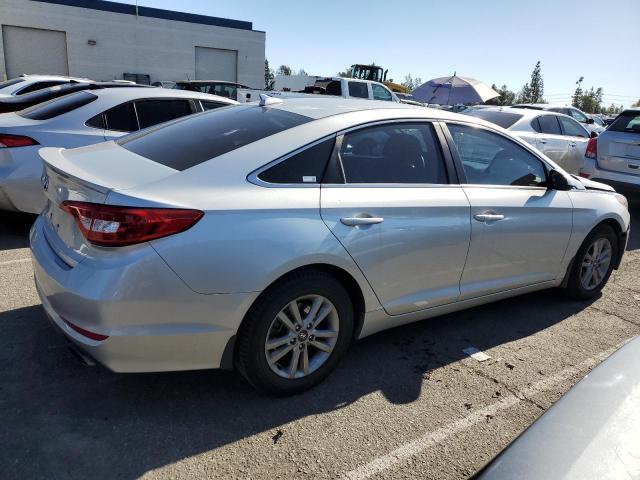 Obraz 3 z 2015 HYUNDAI SONATA SE 2015 z VIN 5NPE24AF3FH066144