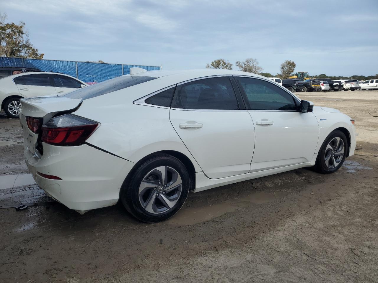 Image 3 of 2019 HONDA INSIGHT EX 2019 with VIN 19XZE4F53KE021387