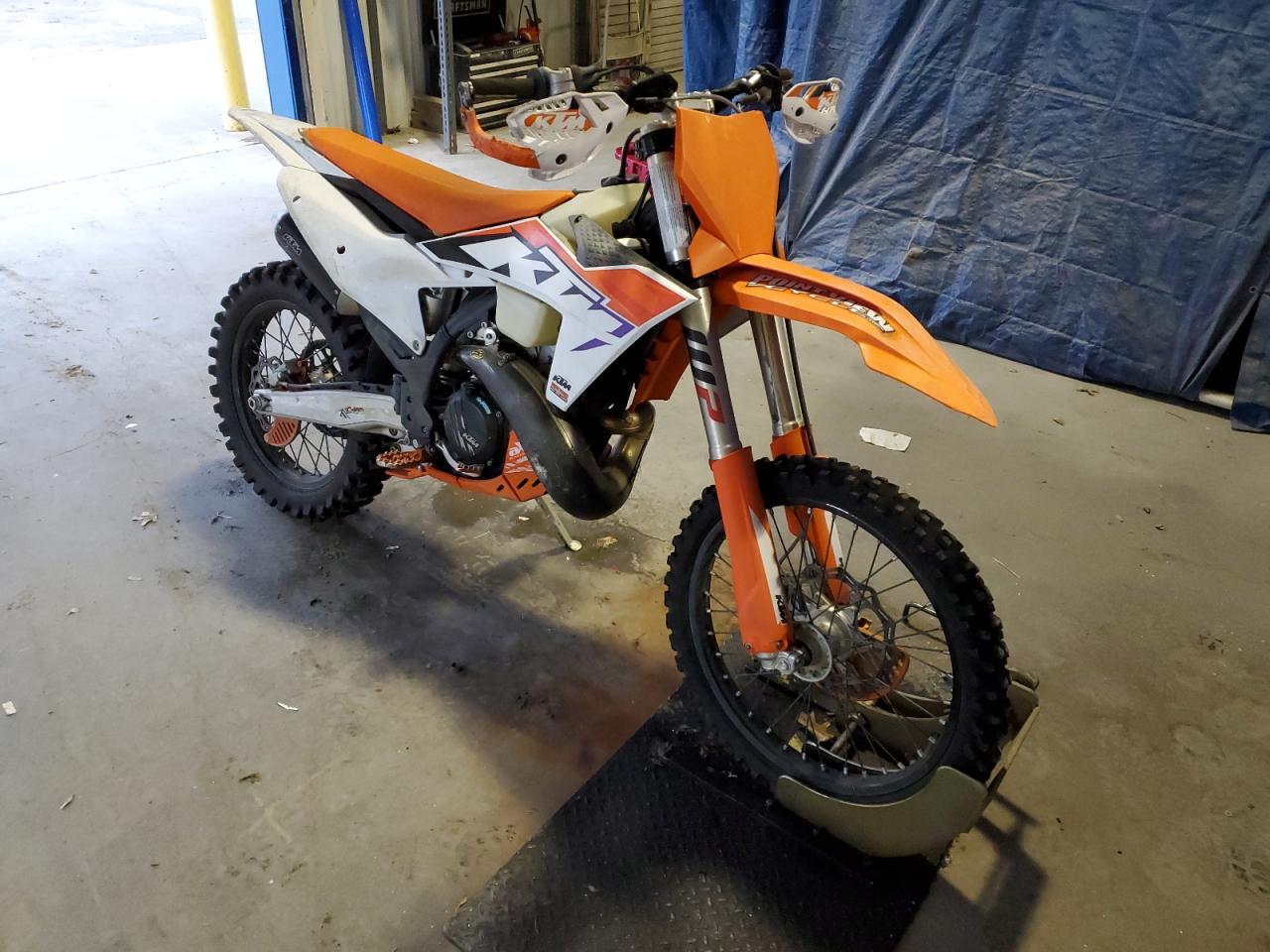 Изображение 1 2023 KTM 300 XC 2023 с VIN VBKXCP238PM322747