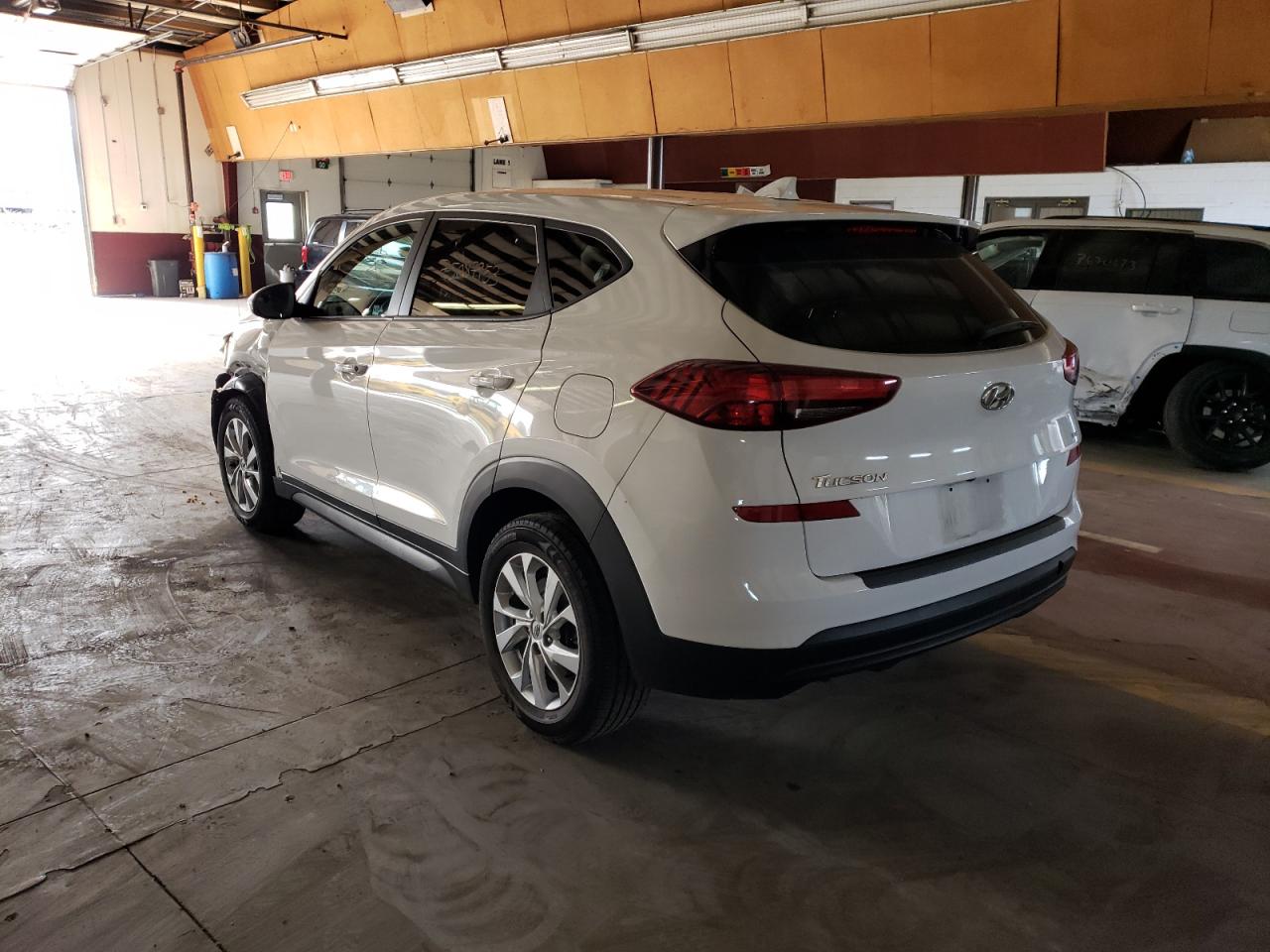 Image 2 of 2019 HYUNDAI TUCSON SE 2019 with VIN KM8J2CA44KU979997