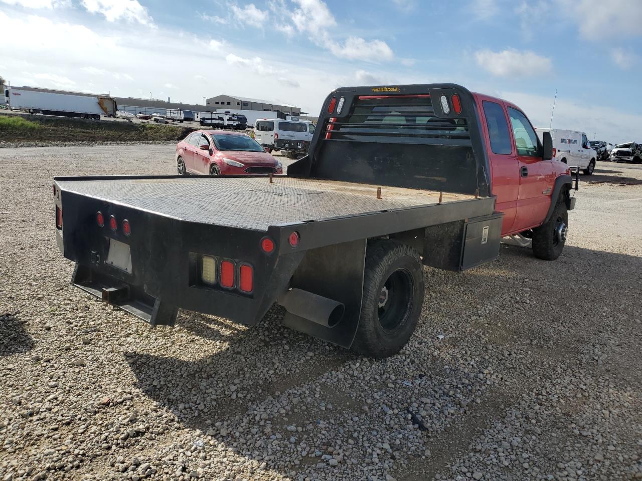 Image 3 of 2006 GMC NEW SIERRA K3500 2006 with VIN 1GDJK39D86E201528