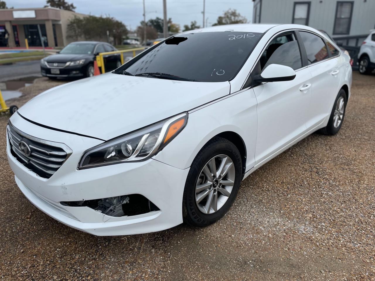 Image 2 of 2015 HYUNDAI SONATA SE 2015 with VIN 5NPE24AF5FH221423