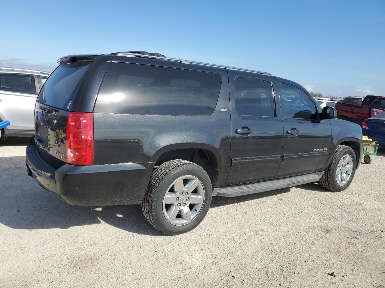 Изображение 3 2013 GMC YUKON XL C1500 SLT 2013 с VIN 1GKS1KE06DR307074