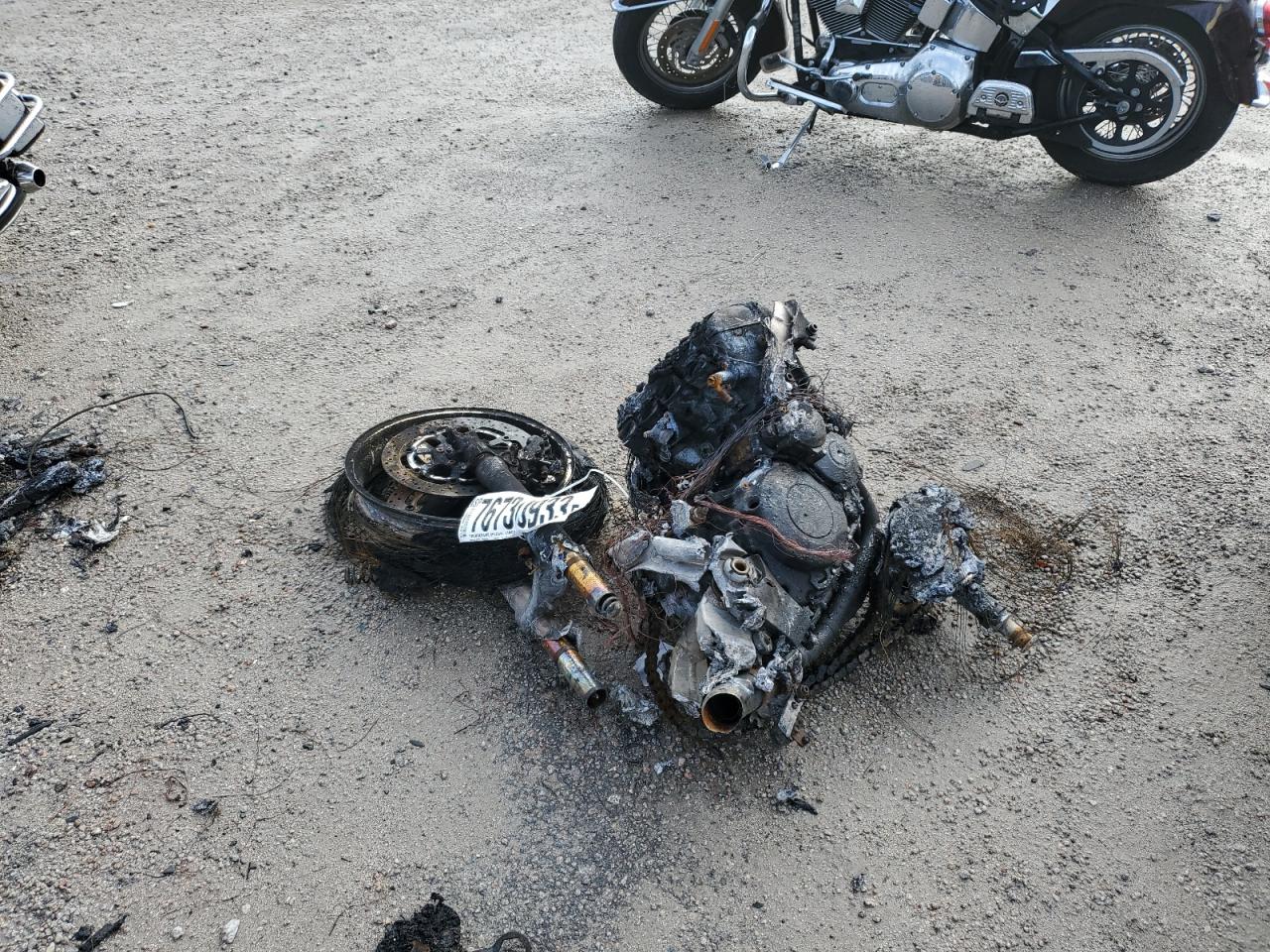 Image 1 of 2002 SUZUKI GSX-R1000  2002 with VIN JS1GT74A122105018