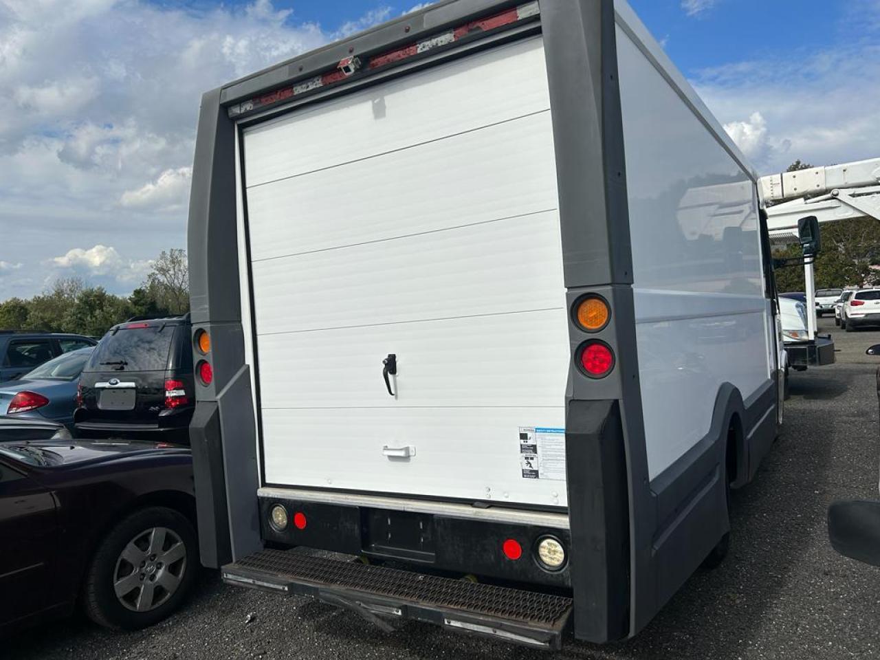 Image 3 of 2012 ISUZU NPR  2012 with VIN JALB4T170C7W00067